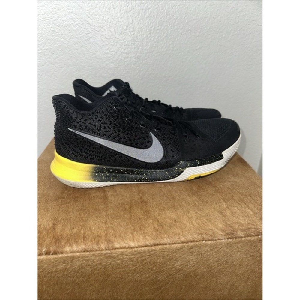 Nike Mens Kyrie 3 Basketball Shoes Black Yellow 852395-901 Size 13 Sneakers.